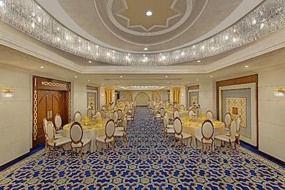 ازدان هتل وست بی