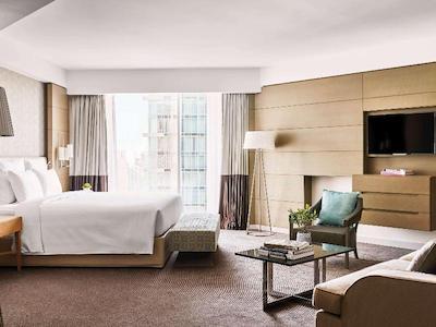 پولمن دوحه وست بی