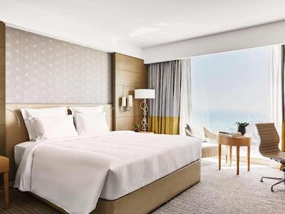 پولمن دوحه وست بی