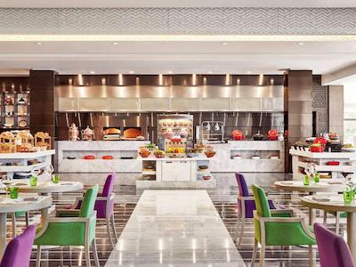 پولمن دوحه وست بی