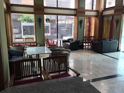 د امپریال هوم هتل