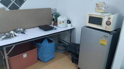 وی آر هاستل کائوسان