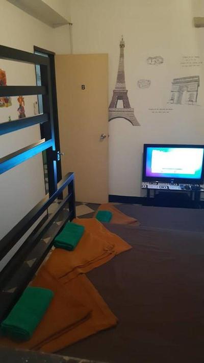 وی آر هاستل کائوسان