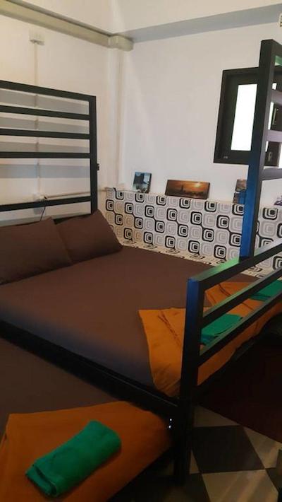 وی آر هاستل کائوسان