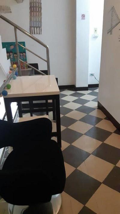 وی آر هاستل کائوسان