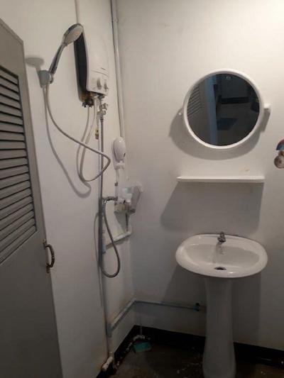 وی آر هاستل کائوسان