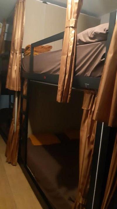 وی آر هاستل کائوسان