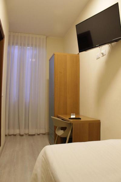 هتل ویلا آزورا