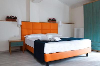 هتل ویلا آزورا