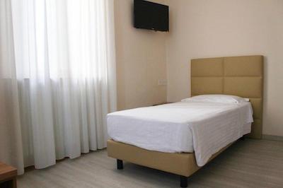 هتل ویلا آزورا