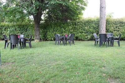 هتل ویلا آزورا