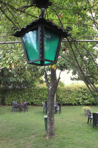 هتل ویلا آزورا