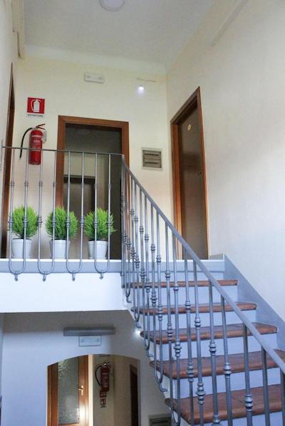 هتل ویلا آزورا