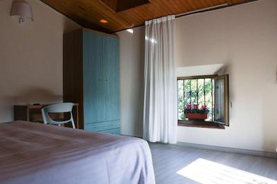 هتل ویلا آزورا