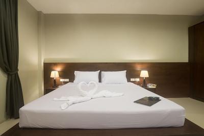 گرین لیف هاستل