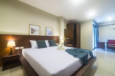 گرین لیف هاستل