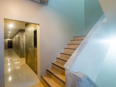 گرین لیف هاستل