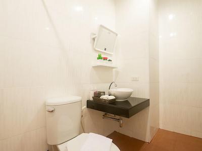 گرین لیف هاستل