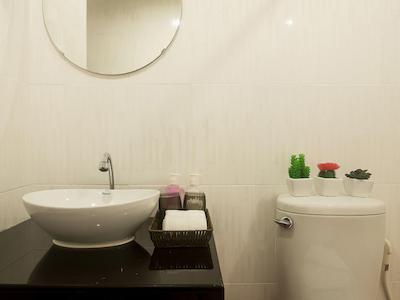 گرین لیف هاستل