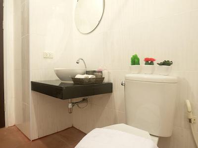 گرین لیف هاستل