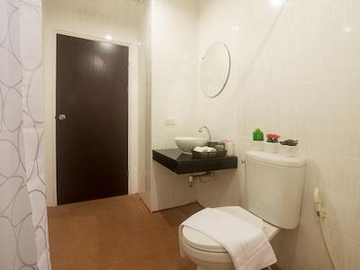 گرین لیف هاستل