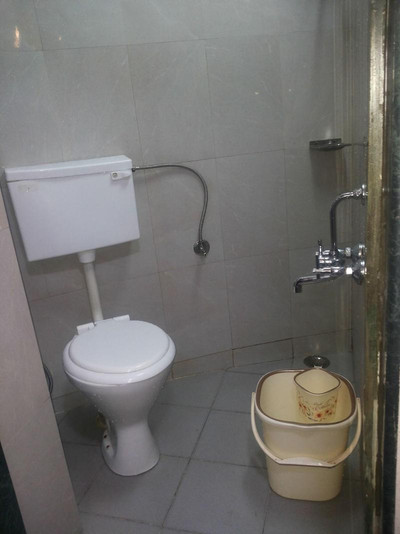 هتل هالیدی این