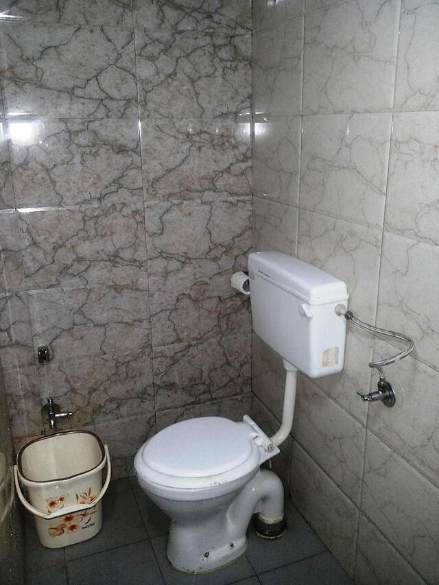 هتل هالیدی این