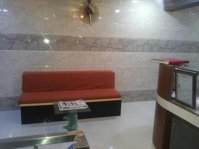 هتل هالیدی این