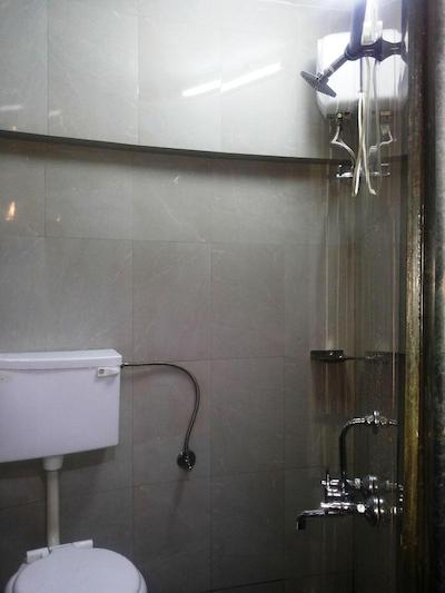 هتل هالیدی این