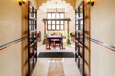 سوندر پلیس گست هاوس