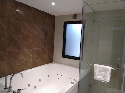 رامی تکوم کار