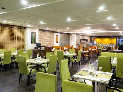 د بایک سوراج پلازا