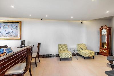 هسلتاپ هتل بای د لنترن گروپ