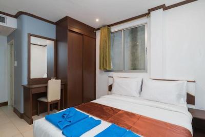 ناک ناک بیچ بوتیک