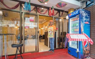 ناک ناک بیچ بوتیک