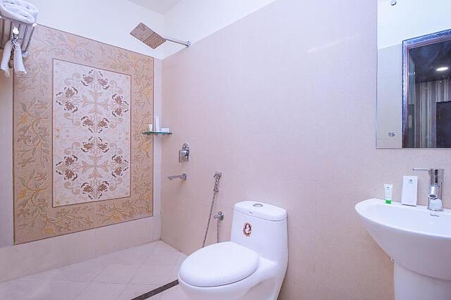 تریبو ارستو این