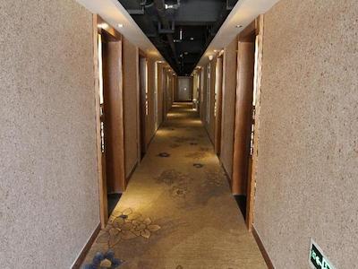 جیمز جویس کافتل کیوفو باس استیشن برانچ