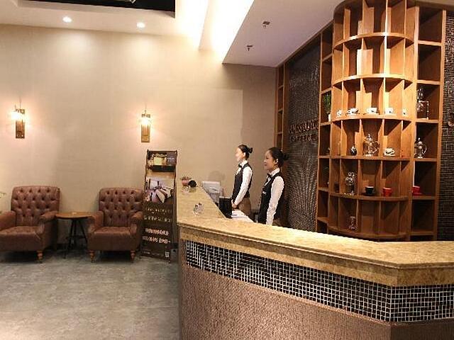 جیمز جویس کافتل کیوفو باس استیشن برانچ