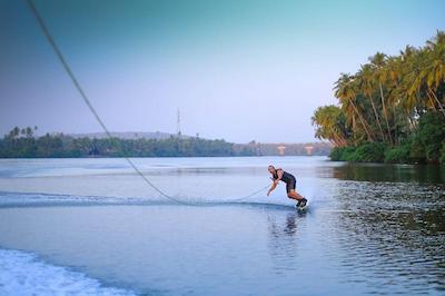 وایو واترمنز ویلیج