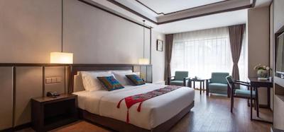 پیلو استون لای کلاود بوتیک هتل