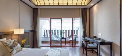 پیلو استون لای کلاود بوتیک هتل