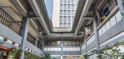 پیلو استون لای کلاود بوتیک هتل