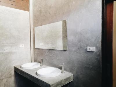 تال تری پوشتل