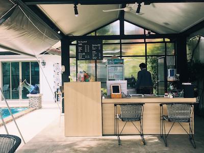 د اسنوگ ایرپورتل