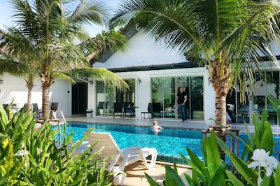 د اسنوگ ایرپورتل