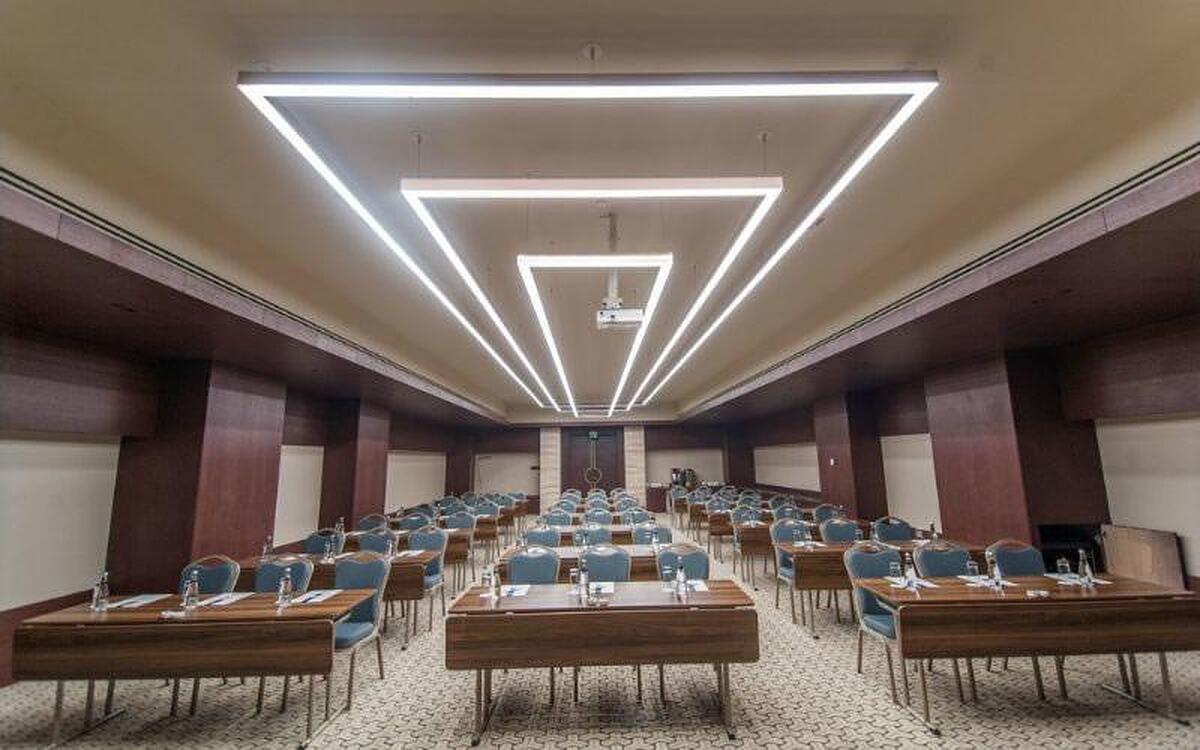باییر دایموند هتل کنونشن سنتر