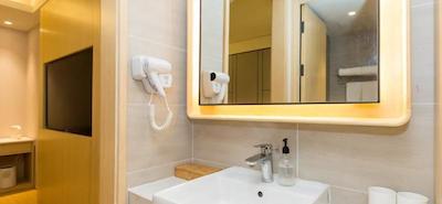 جی هتل شانگهای هوئایهای رود