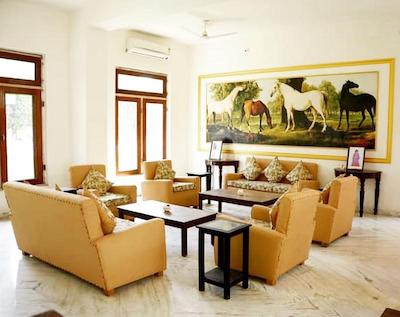 بانوار ویلاز پلیس