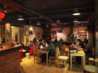 شانگهای بلو مونتین لووان یات هاستل