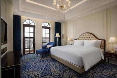 رادیسون بلو فارست مانور شانگهای هونگکیائو